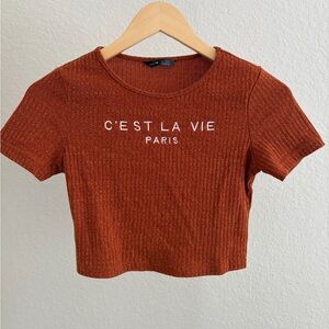SHEIN Rust Ribbed 'C'est La Vie' Cropped Tee